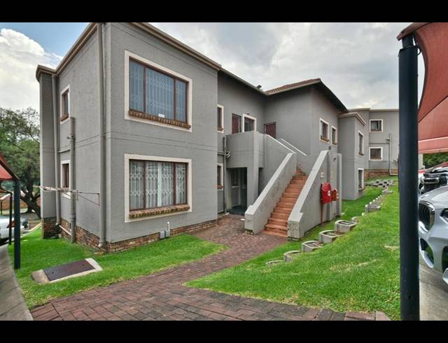 2 BEDROOM APARTMENT FOR SALE IN WINCHESTER HILLS